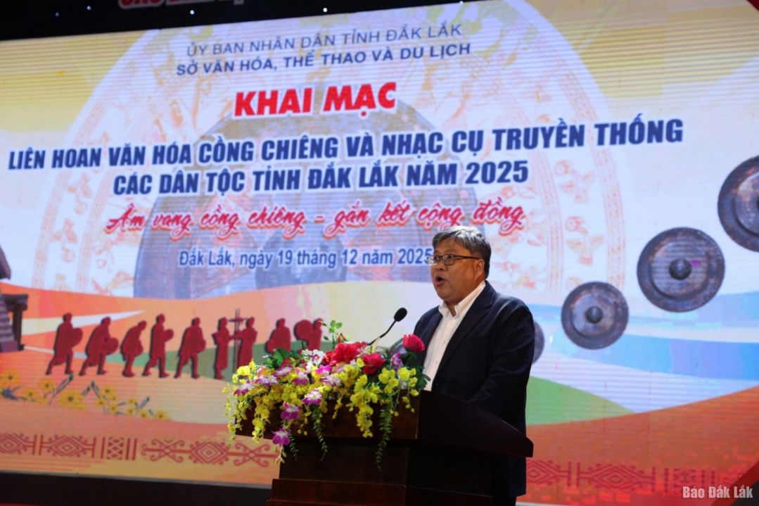 Bộ cồng chiêng đồng cổ của người Ê Đê — mỗi chiếc chiêng được đúc theo bí quyết riêng, mang giá trị văn hóa và tâm linh vô giá