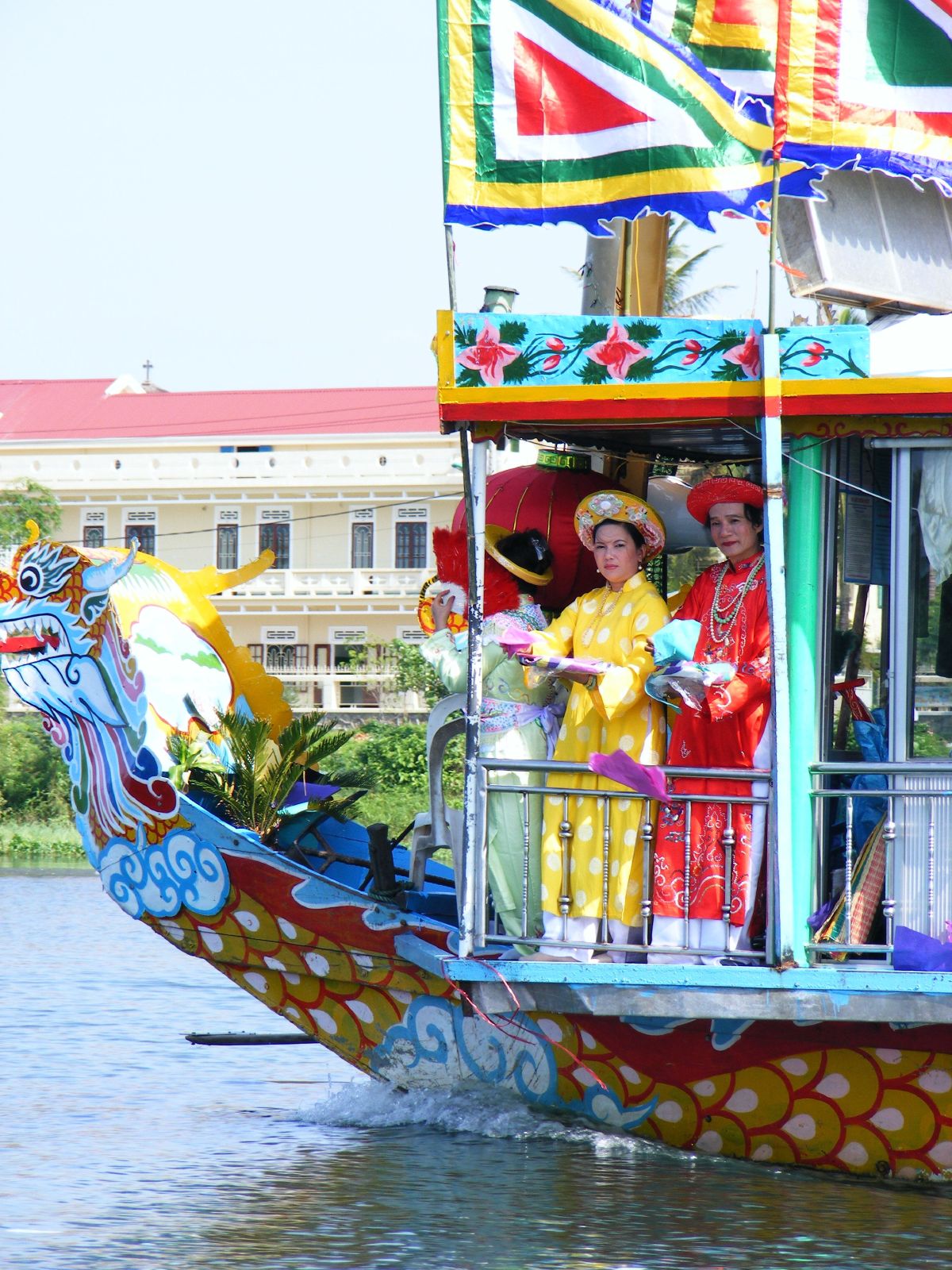 Đêm 'Hoàng cung huyền ảo': hàng ngàn đèn lồng thắp sáng các sân điện bên trong Đại Nội Huế trong Festival Mùa Hạ
