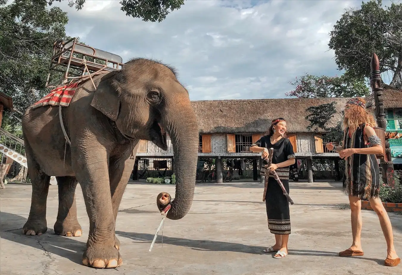 Cầu treo tre qua sông Sêrêpôk — một trong những cầu tre dài nhất Đông Nam Á